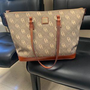 Dooney & Bourke Tote